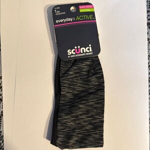 COPY - Scunci Black and Gray Headwrap